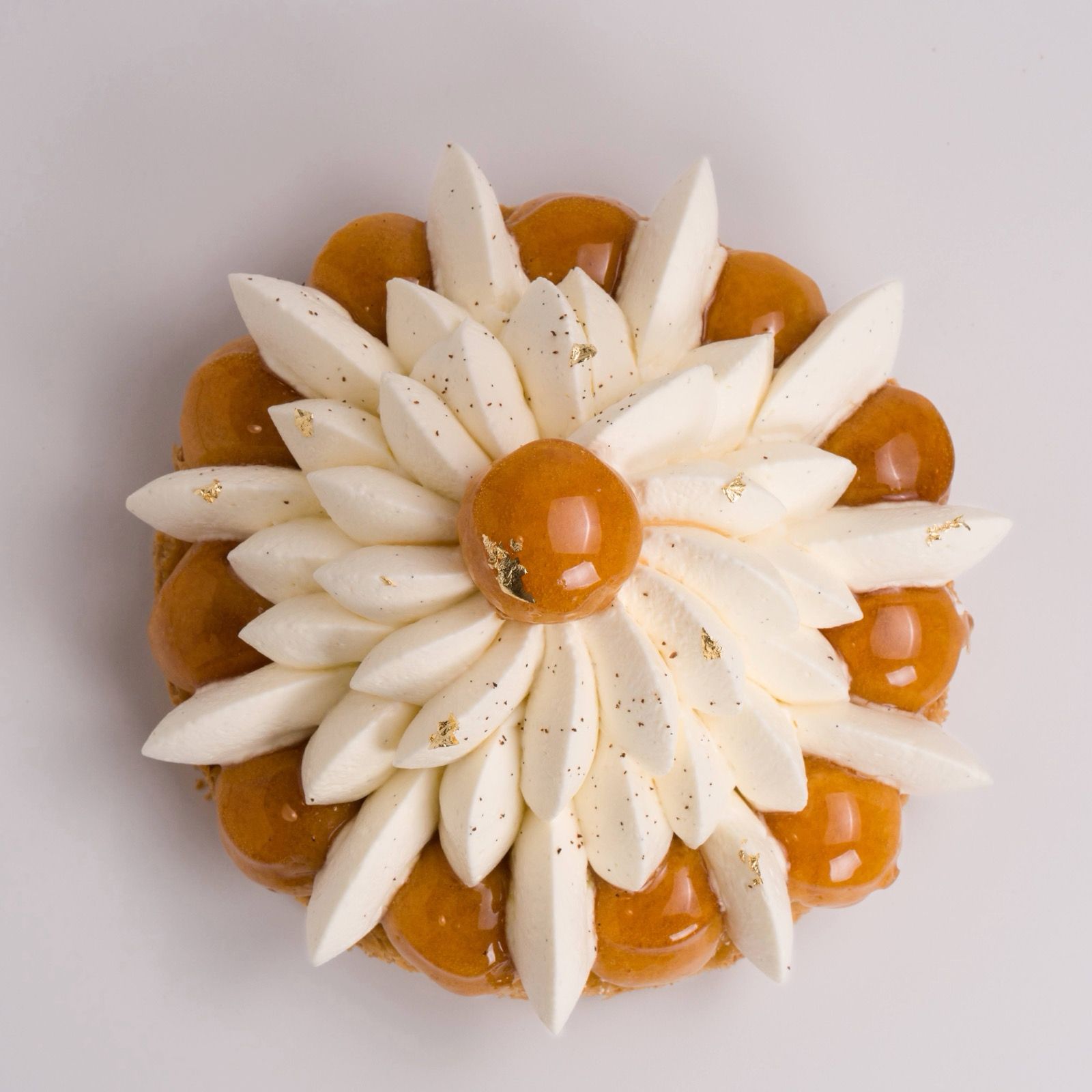 Saint Honoré Cake – Ananas