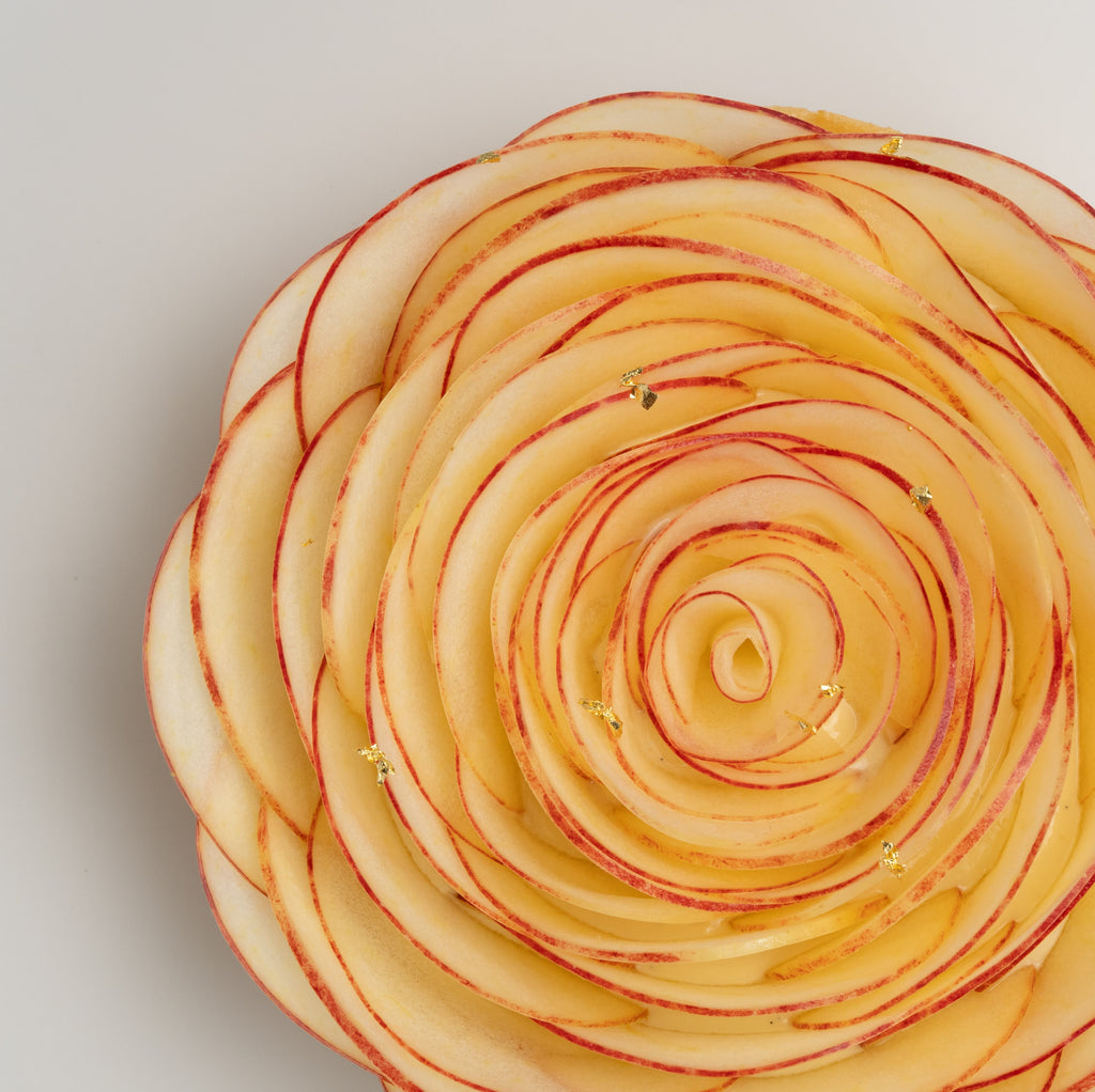 Red Apple Caramel Cinnamon Tart