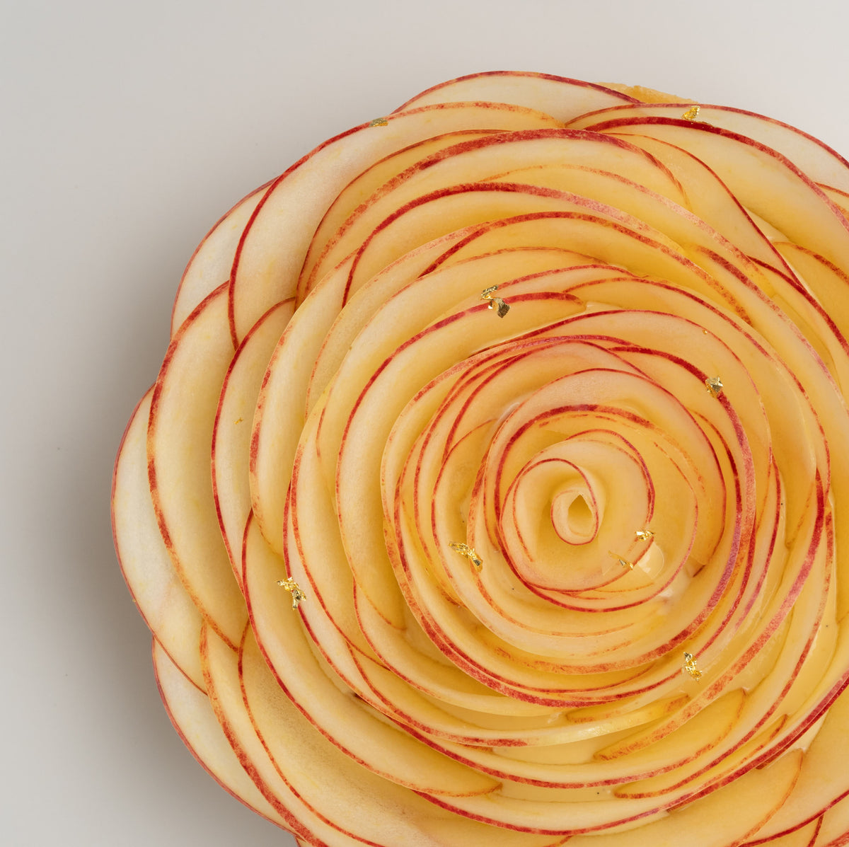 Red Apple Caramel Cinnamon Tart