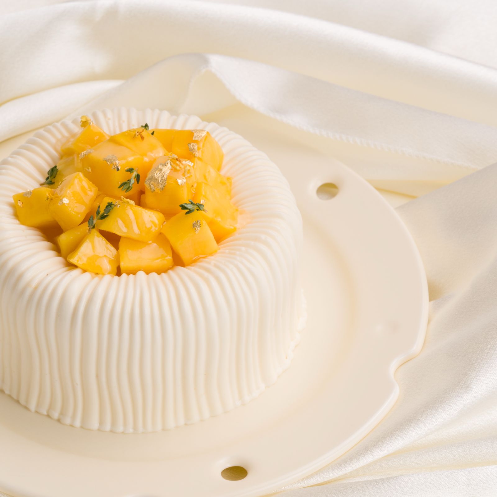 Mango Osmanthus Mousse Cake